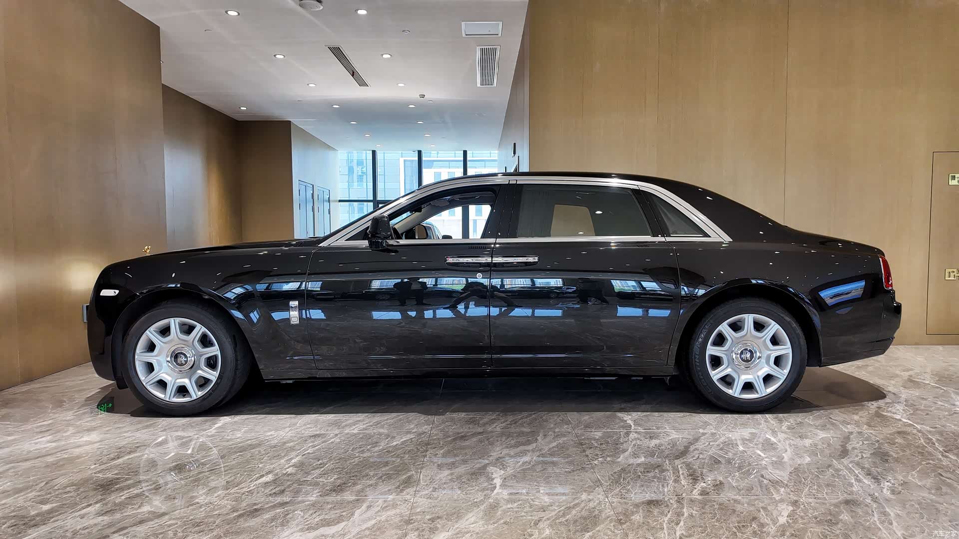 Rolls-Royce Ghost, 2014 3