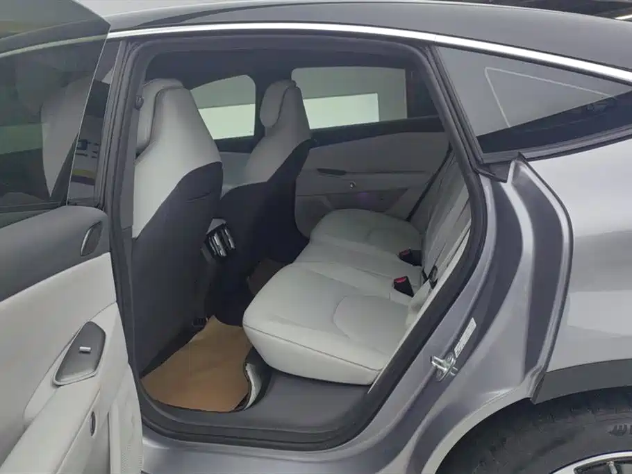 ARCFOX Polar Fox Alpha S5