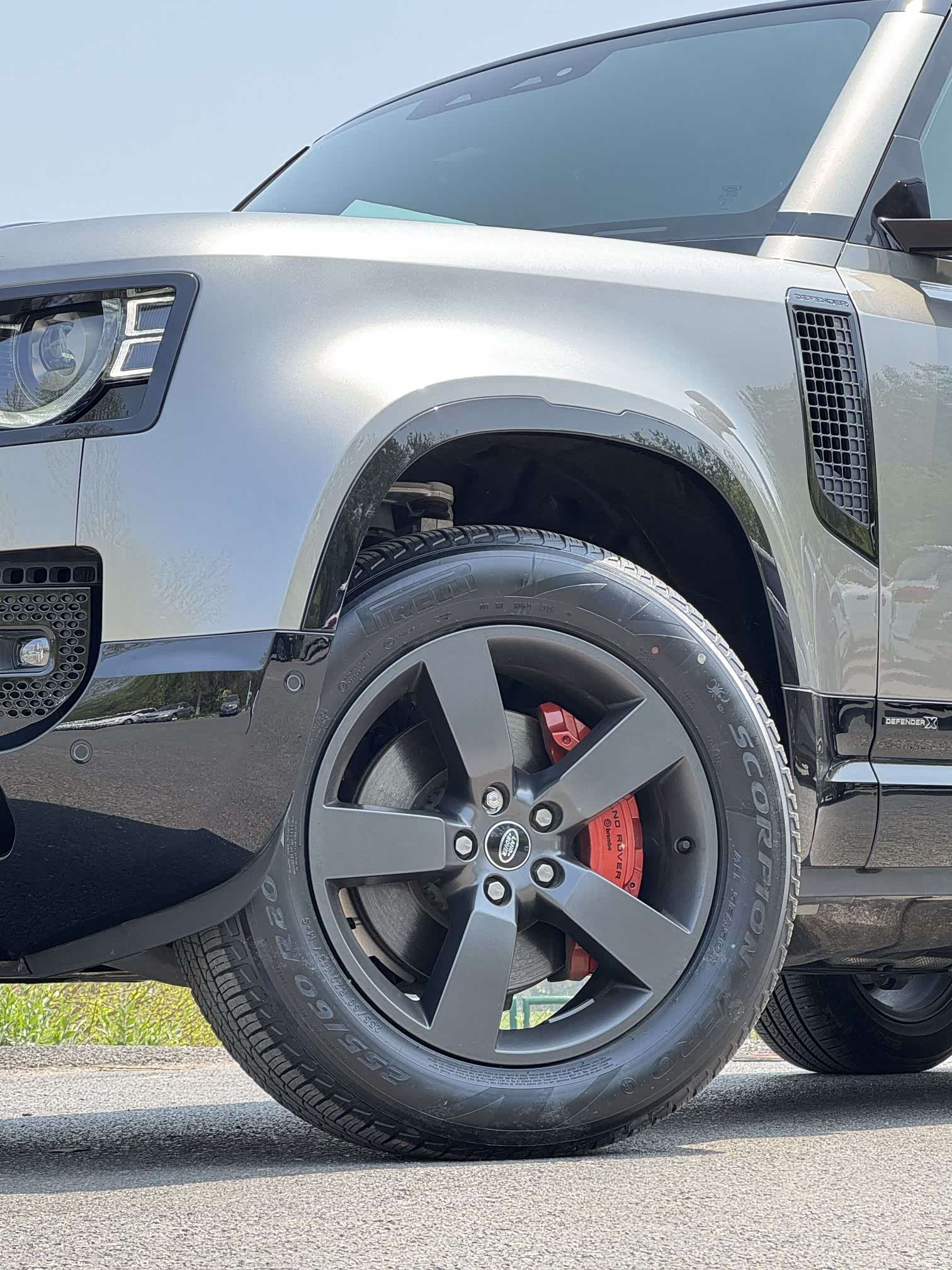 Land Rover Defender, 2024 14