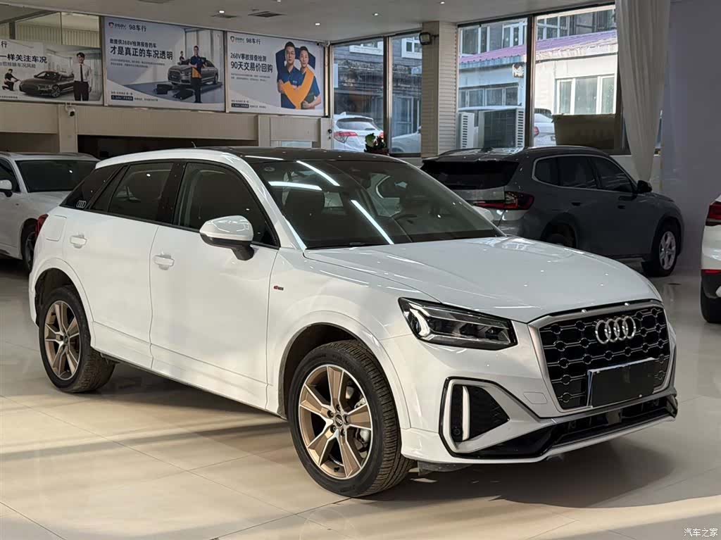 Audi Q2L, 2023 3