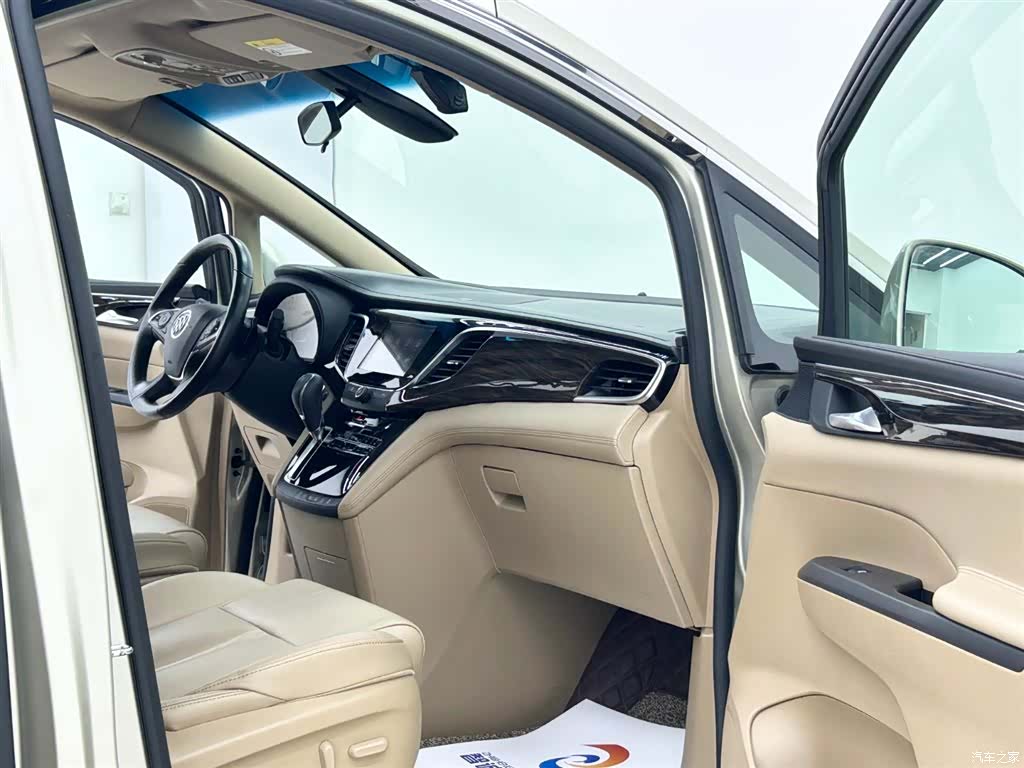 Buick GL8, 2017 9