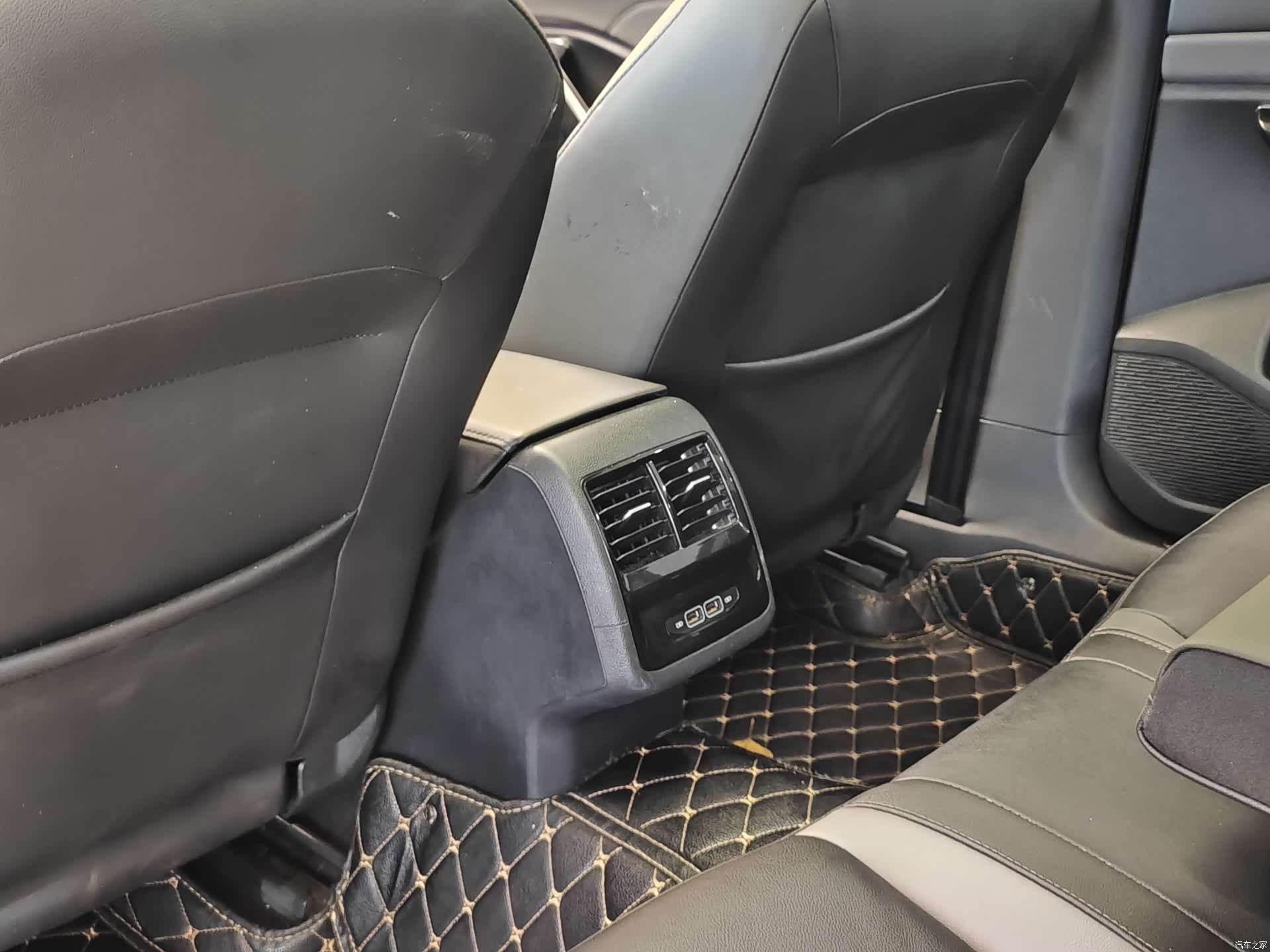 Volkswagen Sagitar, 2022 24