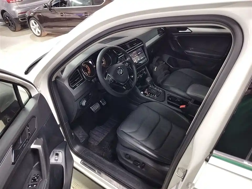 Volkswagen Tiguan L