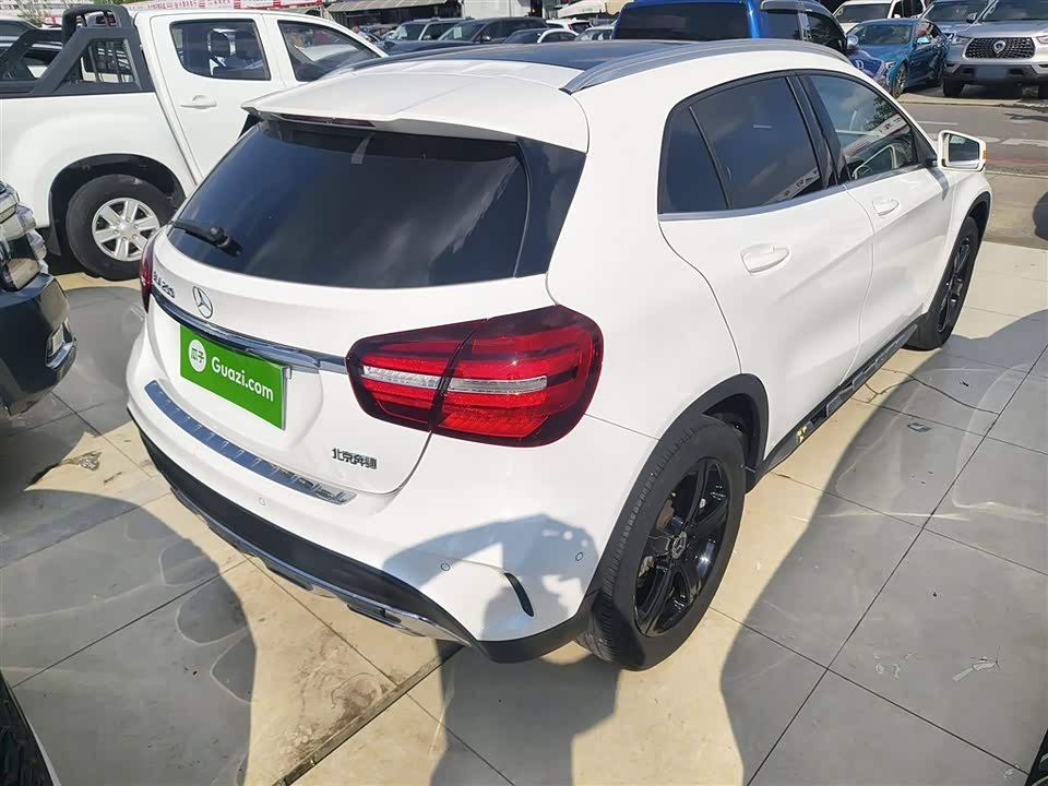 Mercedes-Benz GLA