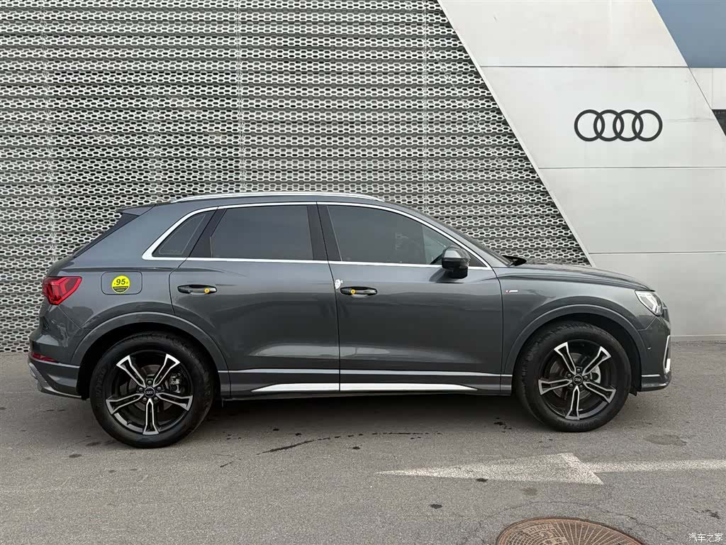 Audi Q3, 2022 4