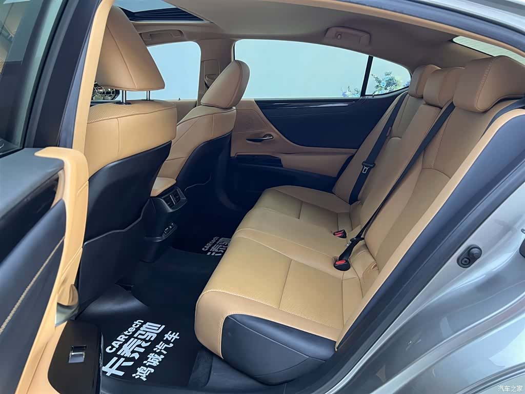 Lexus ES, 2022 19