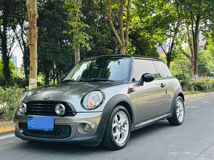 MINI MINI 2012