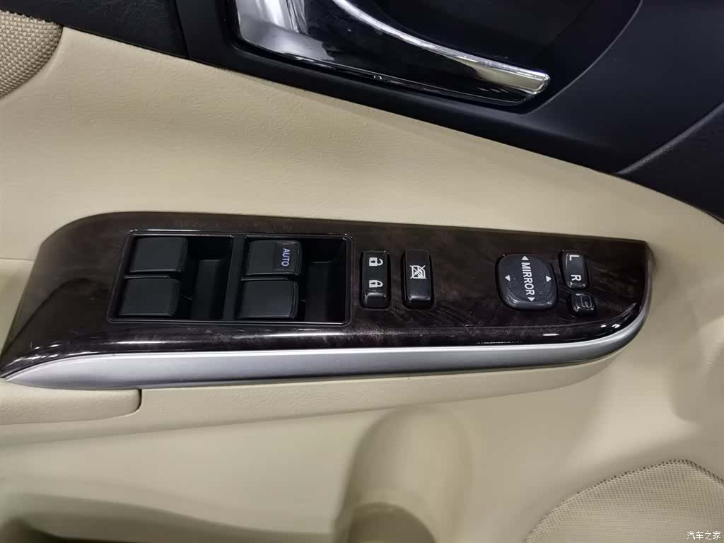 Toyota Camry, 2015 9