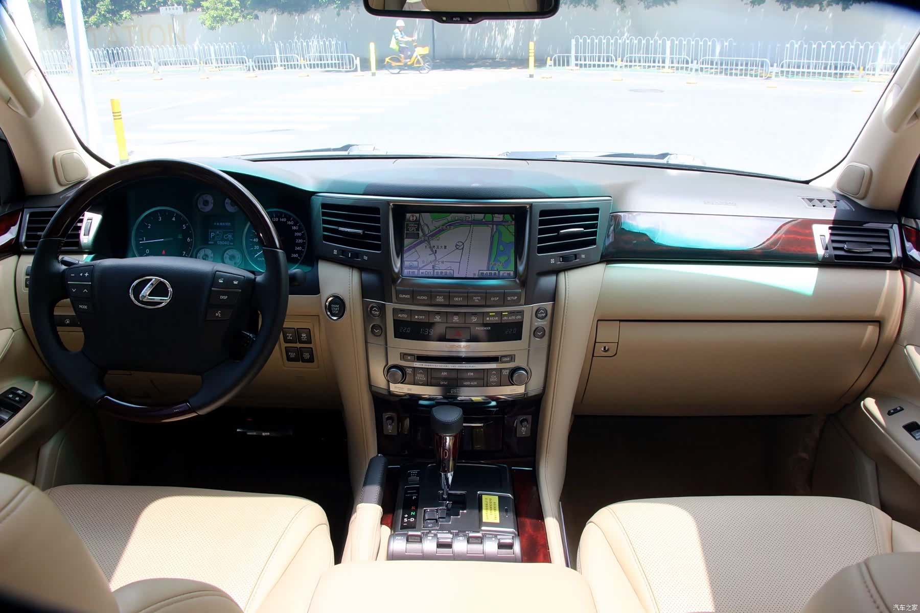Lexus LX, 2012 18