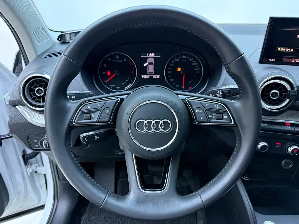 Audi Q2L