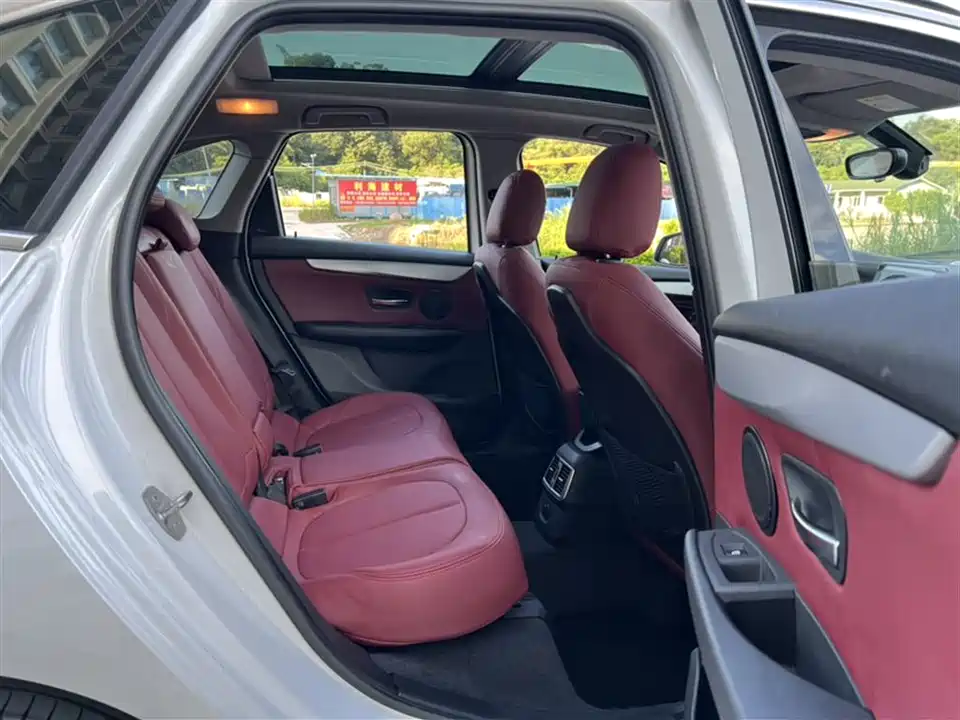 BMW 2 series station wagon