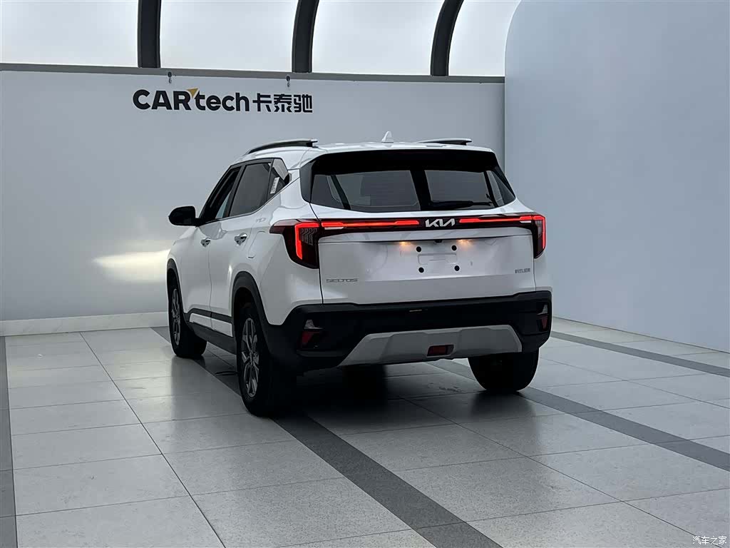 Kia Seltos, 2023 4