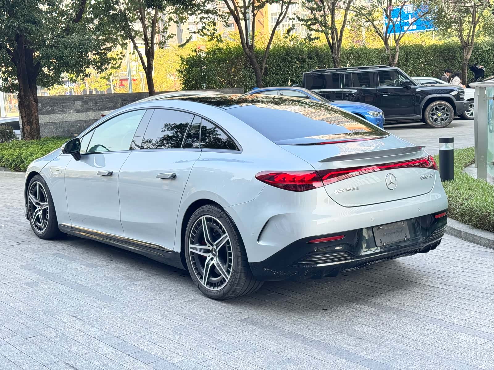Mercedes-Benz EQE, 2023 4