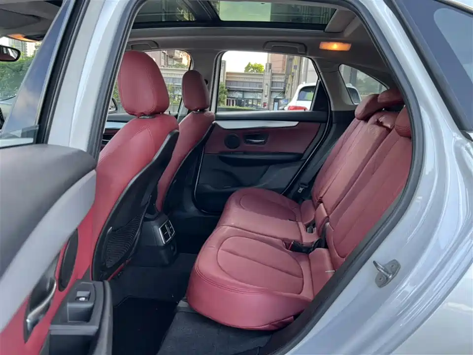 BMW 2 series station wagon