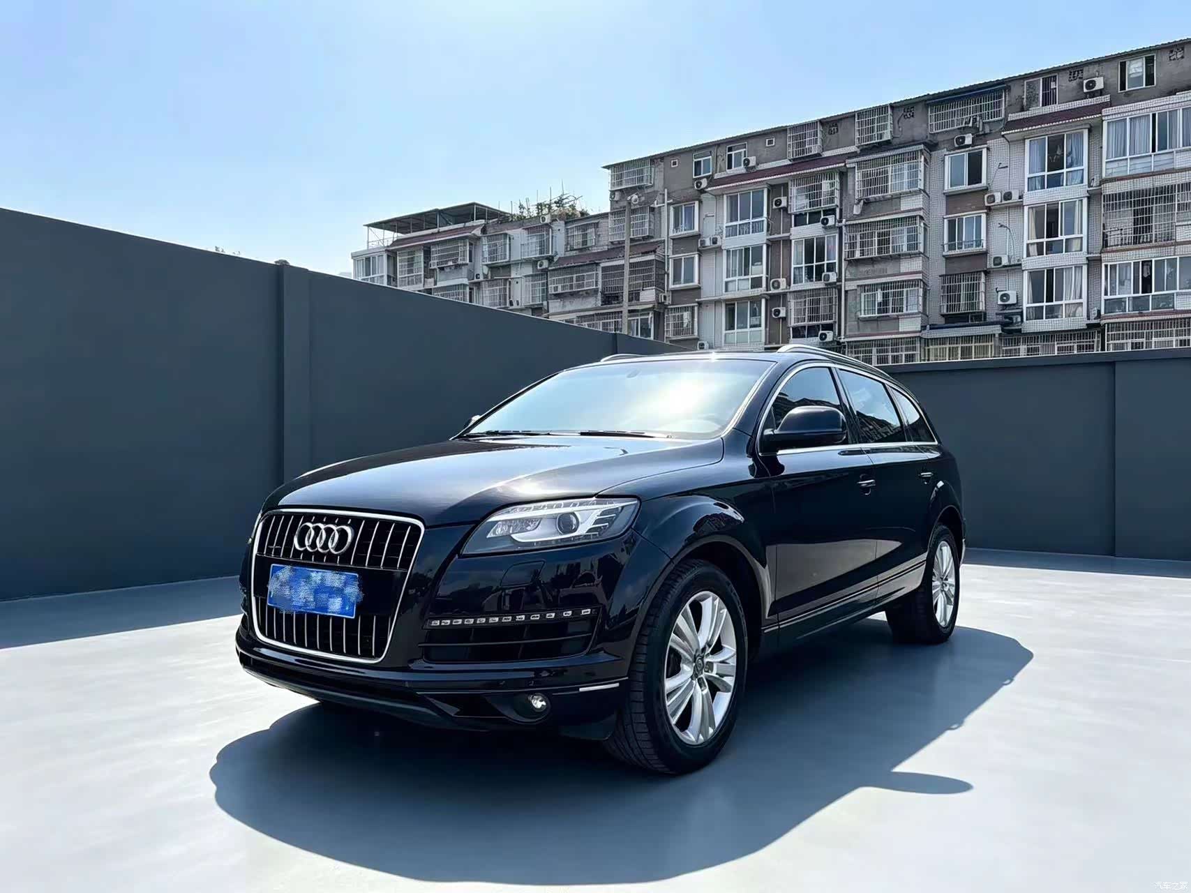 Audi Q7, 2011 1