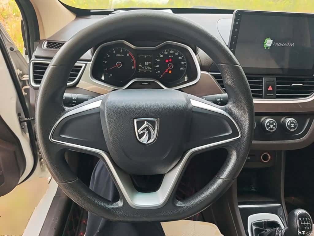 Wuling 310W, 2018 11