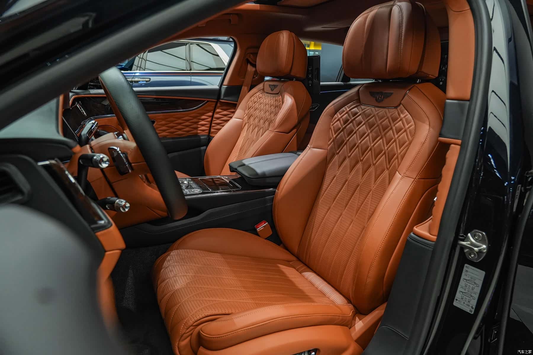 Bentley Flying Spur, 2022 8