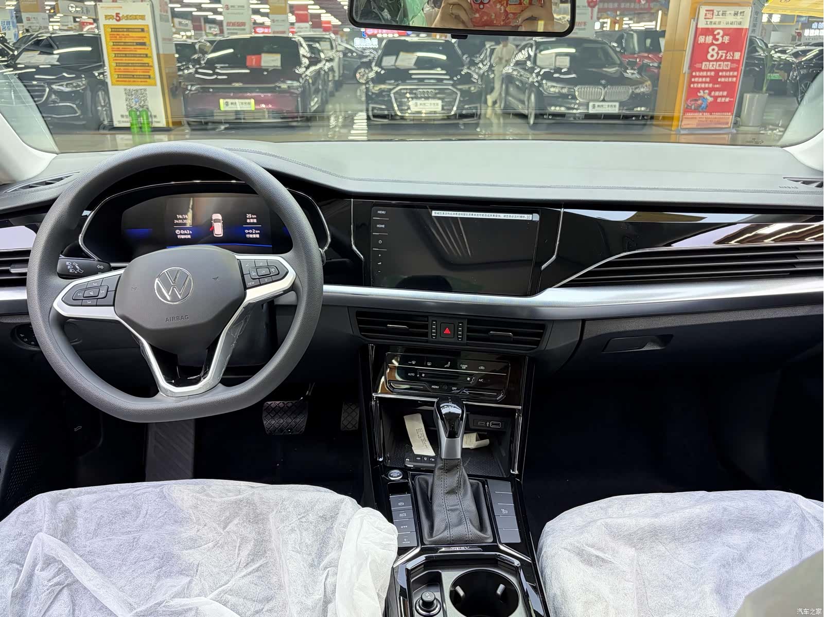 Volkswagen Passat, 2025 все фото