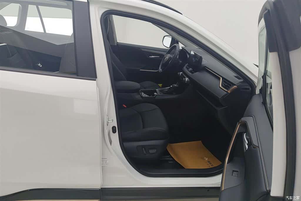 Toyota Wildlander, 2026 8