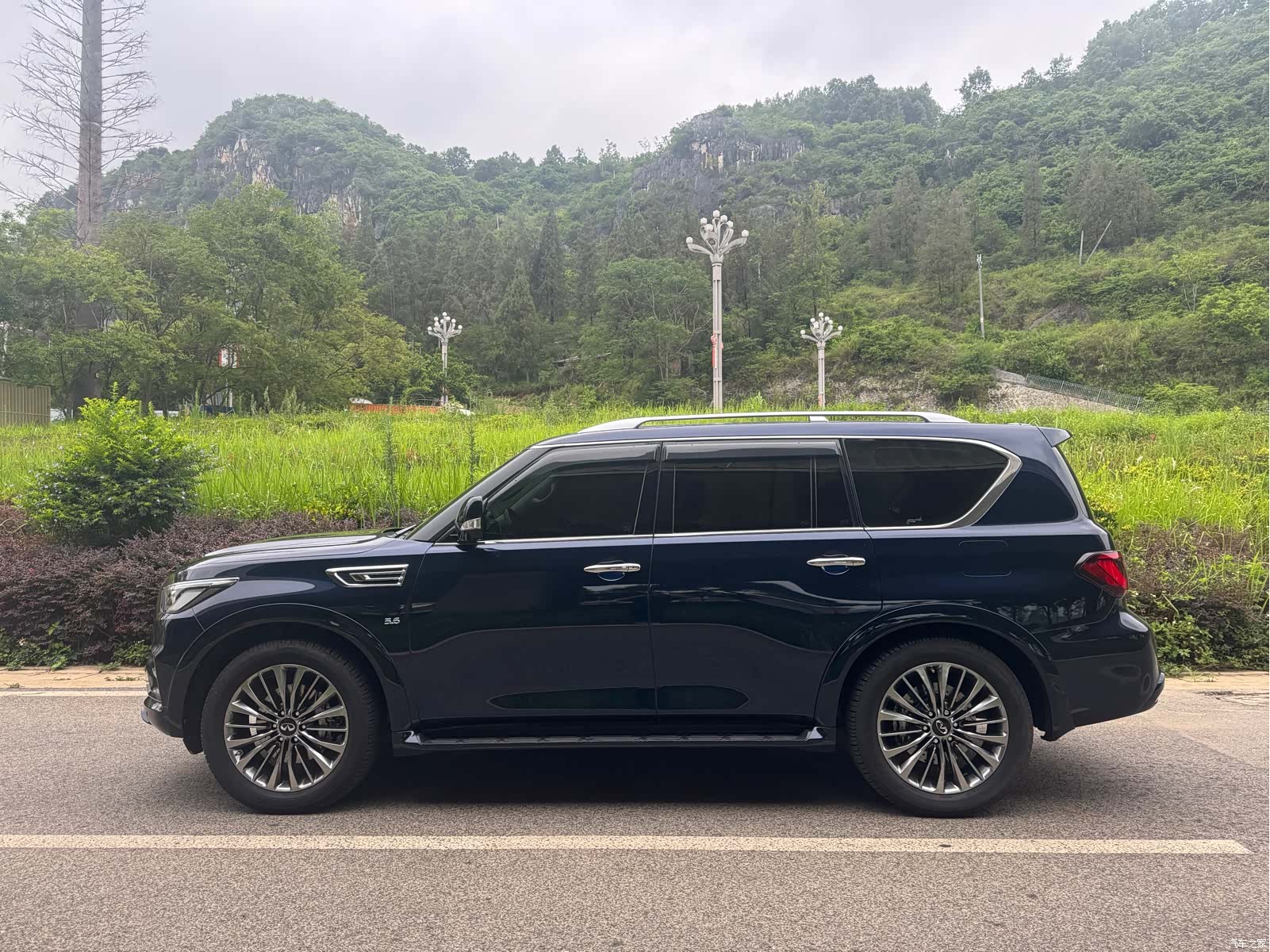 Infiniti QX80, 2019 3