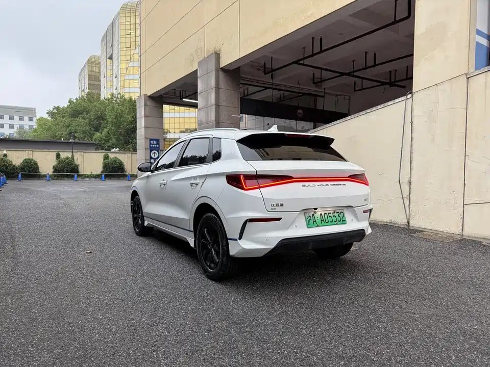 BYD e2