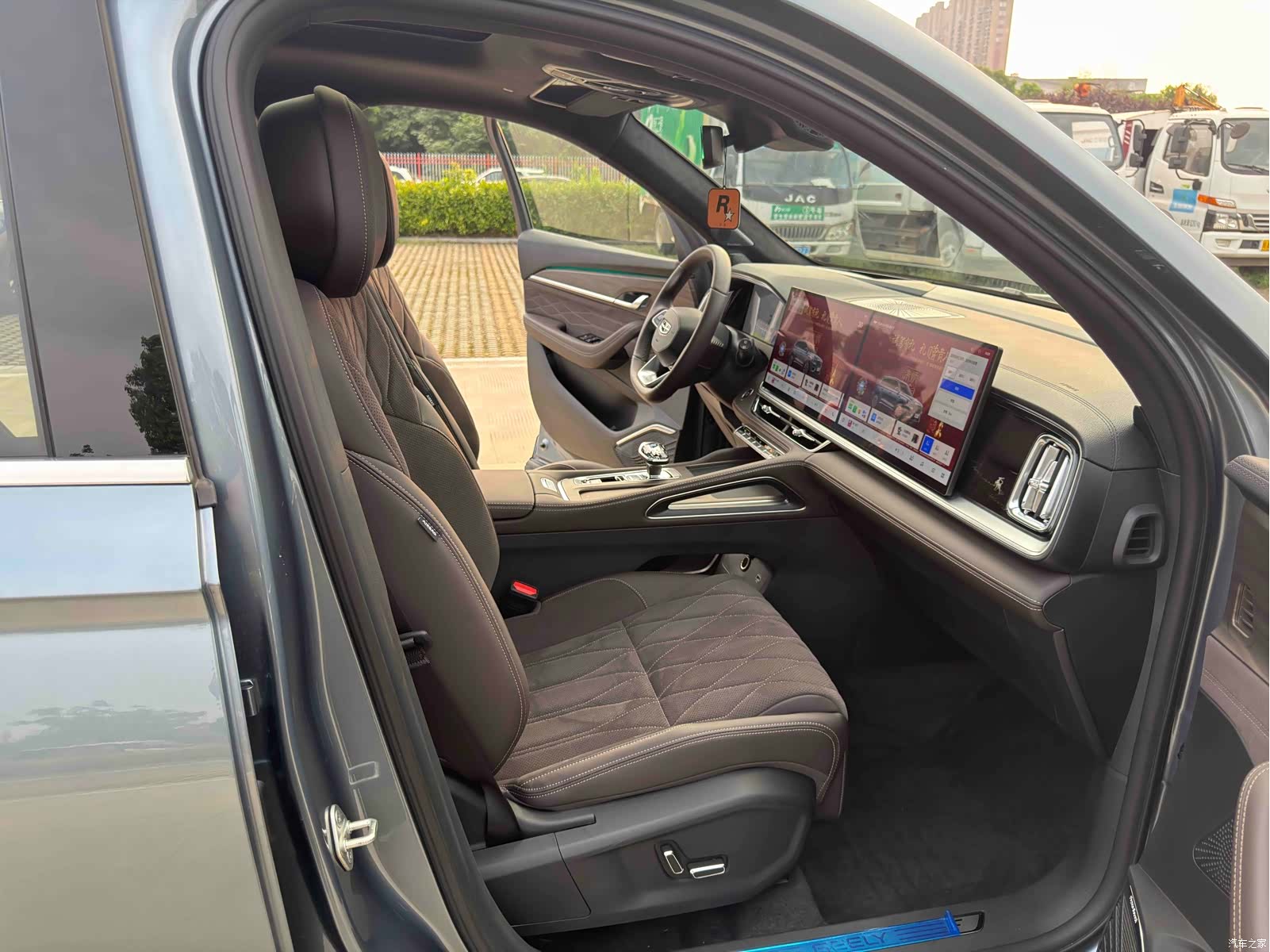 Geely Xingyue L, 2025 11