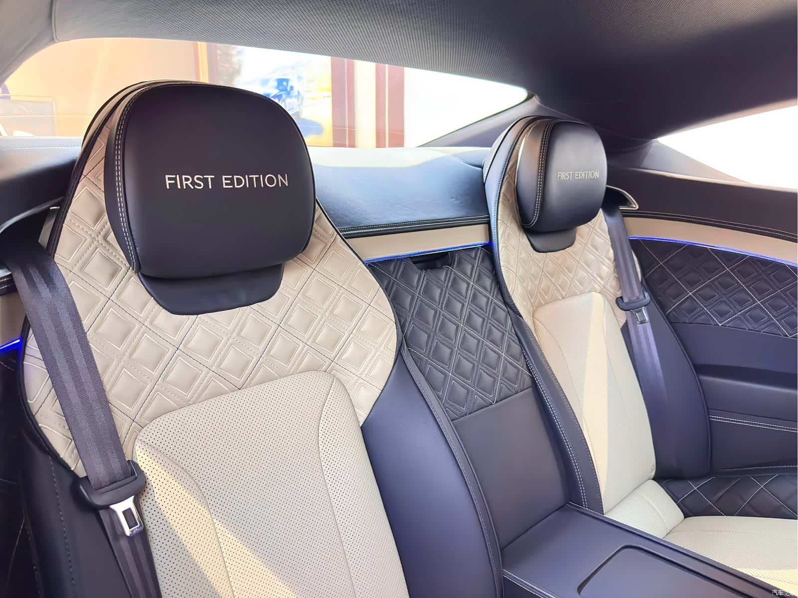 Bentley Continental GT, 2018 9