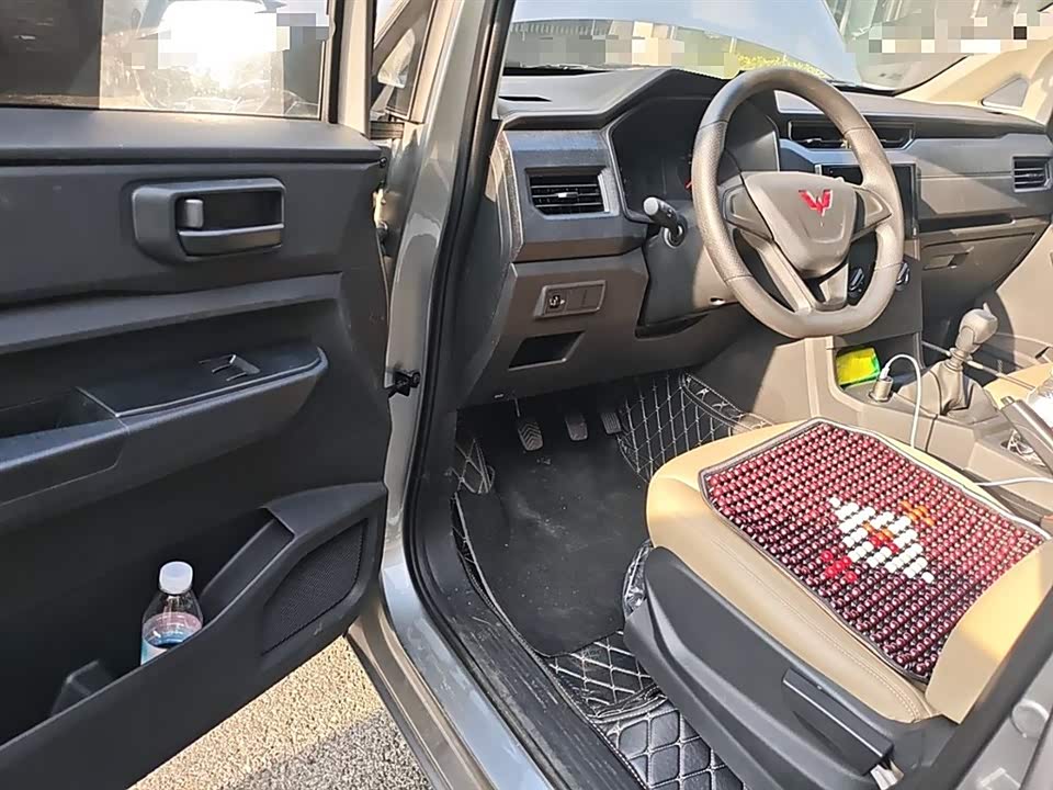 Wuling Wuling Hongguang PLUS