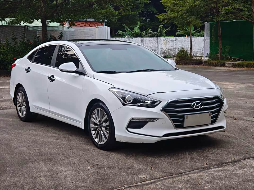 Hyundai Name picture