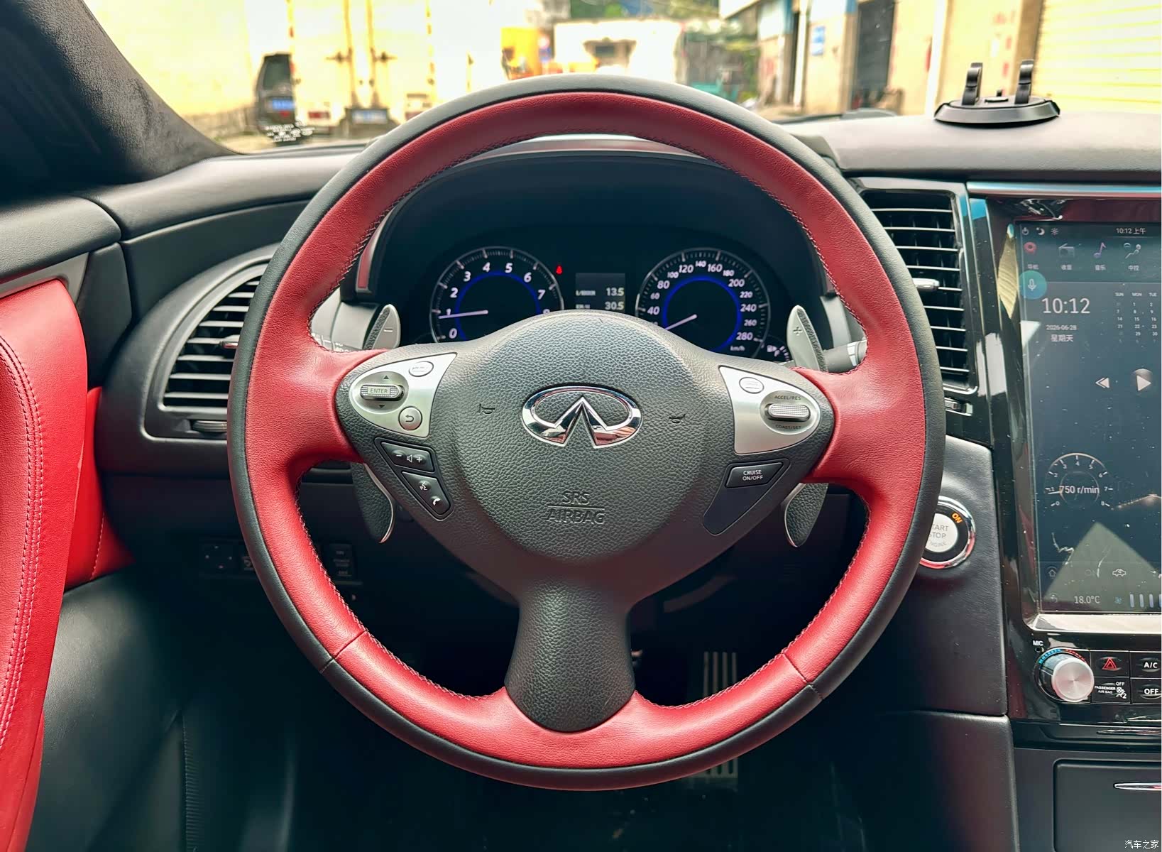Infiniti FX37, 2012 13