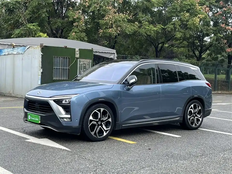 NIO ES8