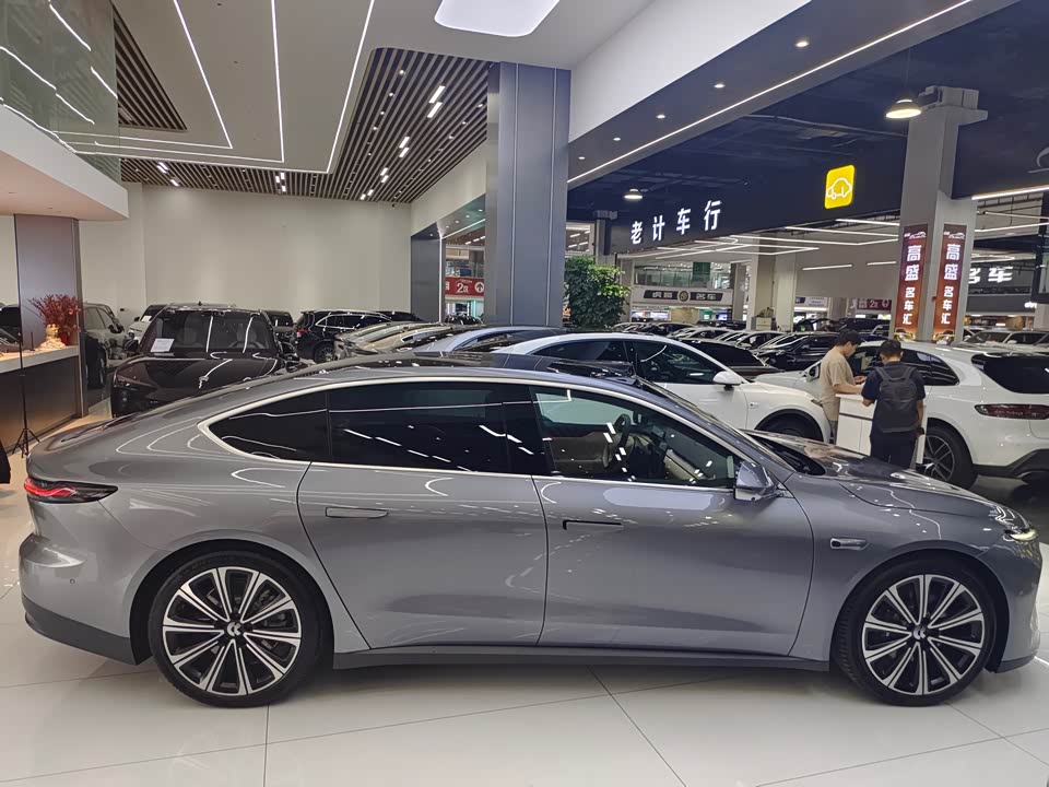NIO ET7