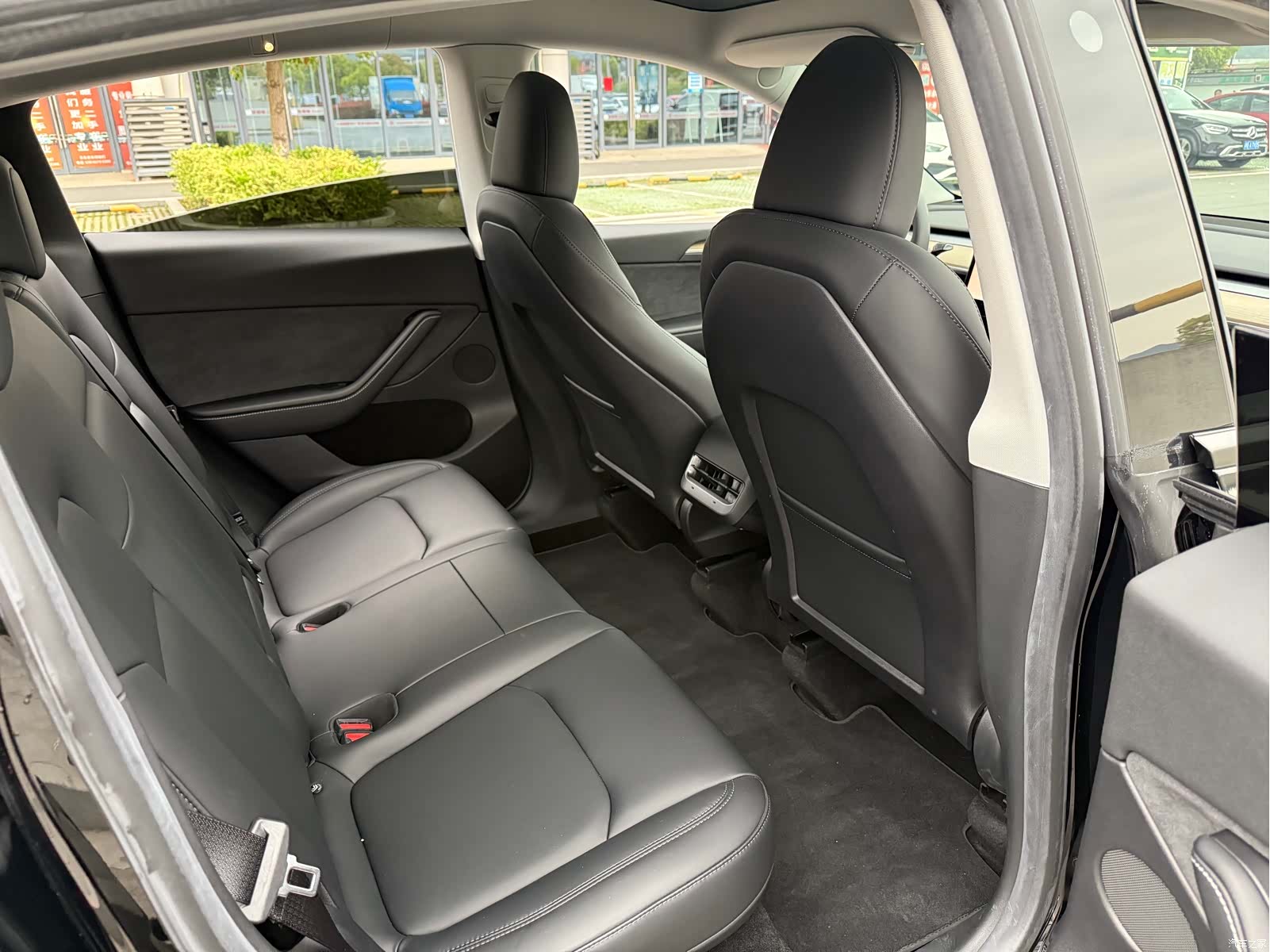 Tesla Model Y, 2023 11