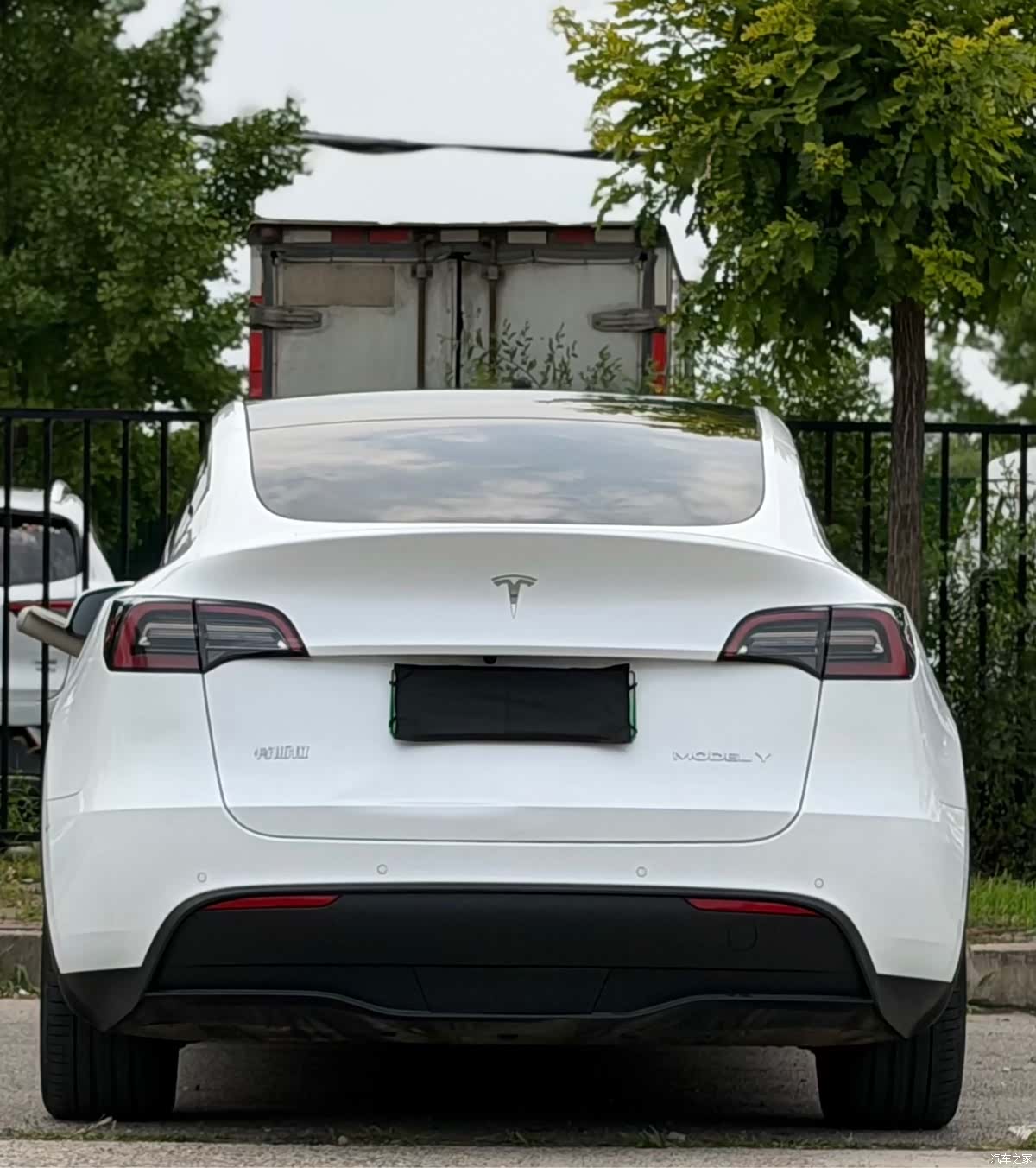 Tesla Model Y, 2022 все фото