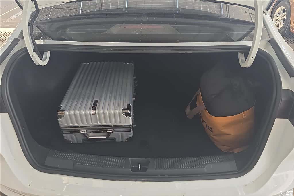 Roewe i5, 2023 4