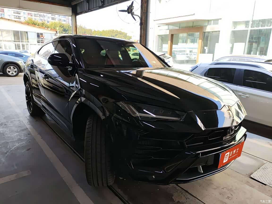 Lamborghini Urus, 2020 4