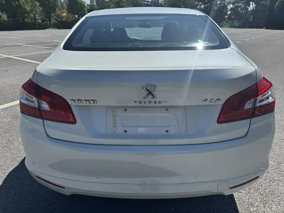Peugeot 408