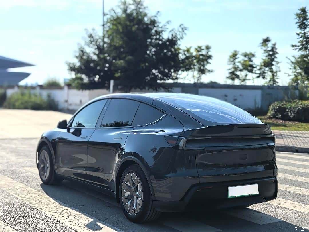 Tesla Model Y, 2026 9