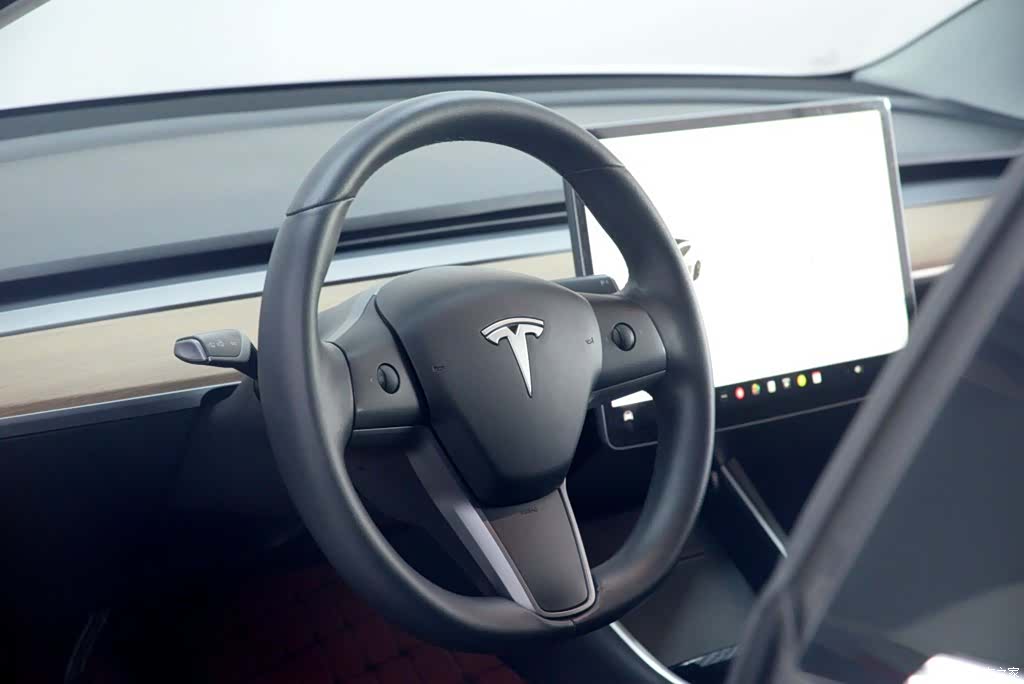Tesla Model 3, 2020 7