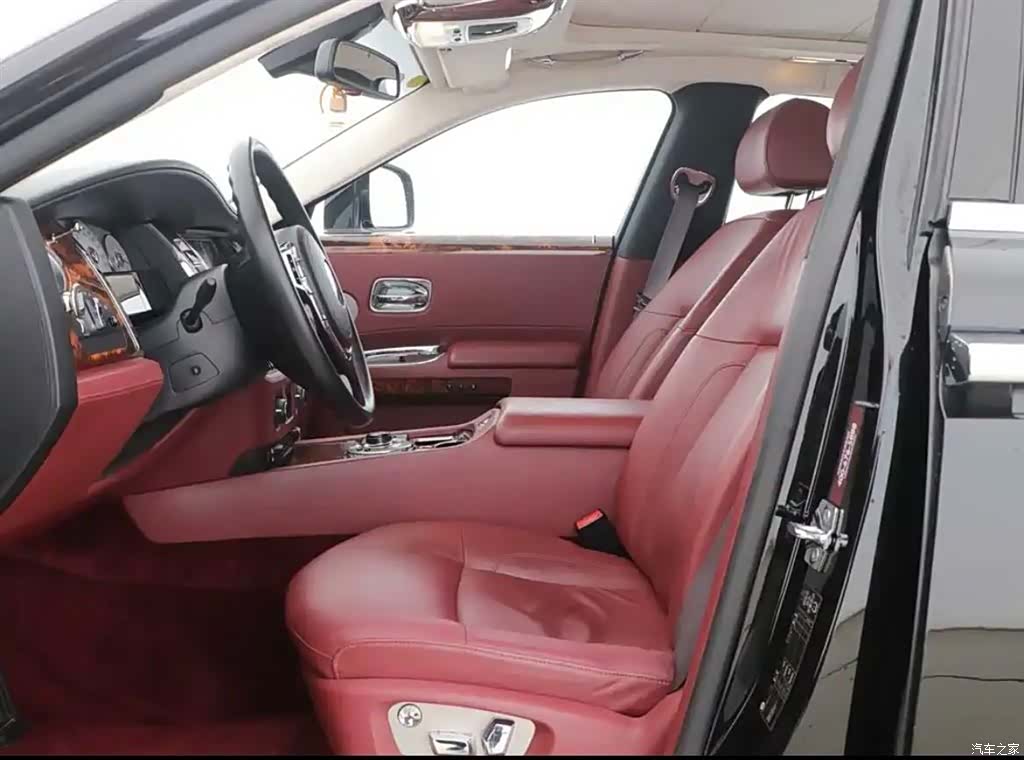 Rolls-Royce Ghost, 2010 4