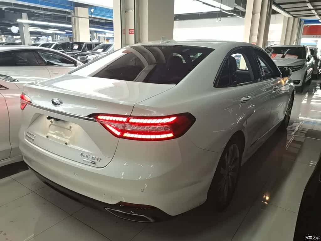 Ford Taurus, 2020 7