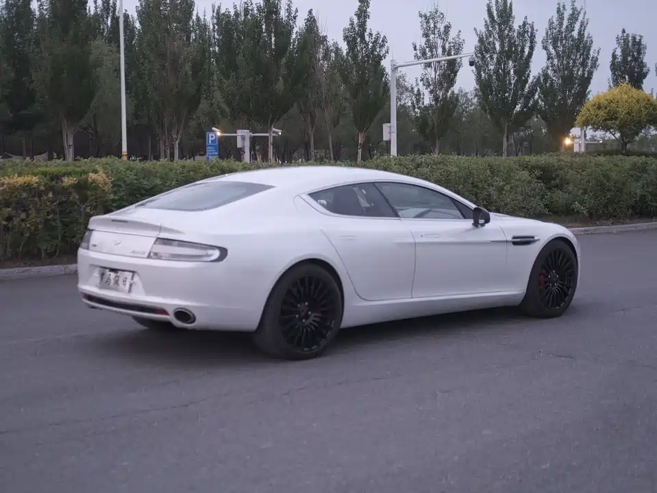 Aston Martin Rapide