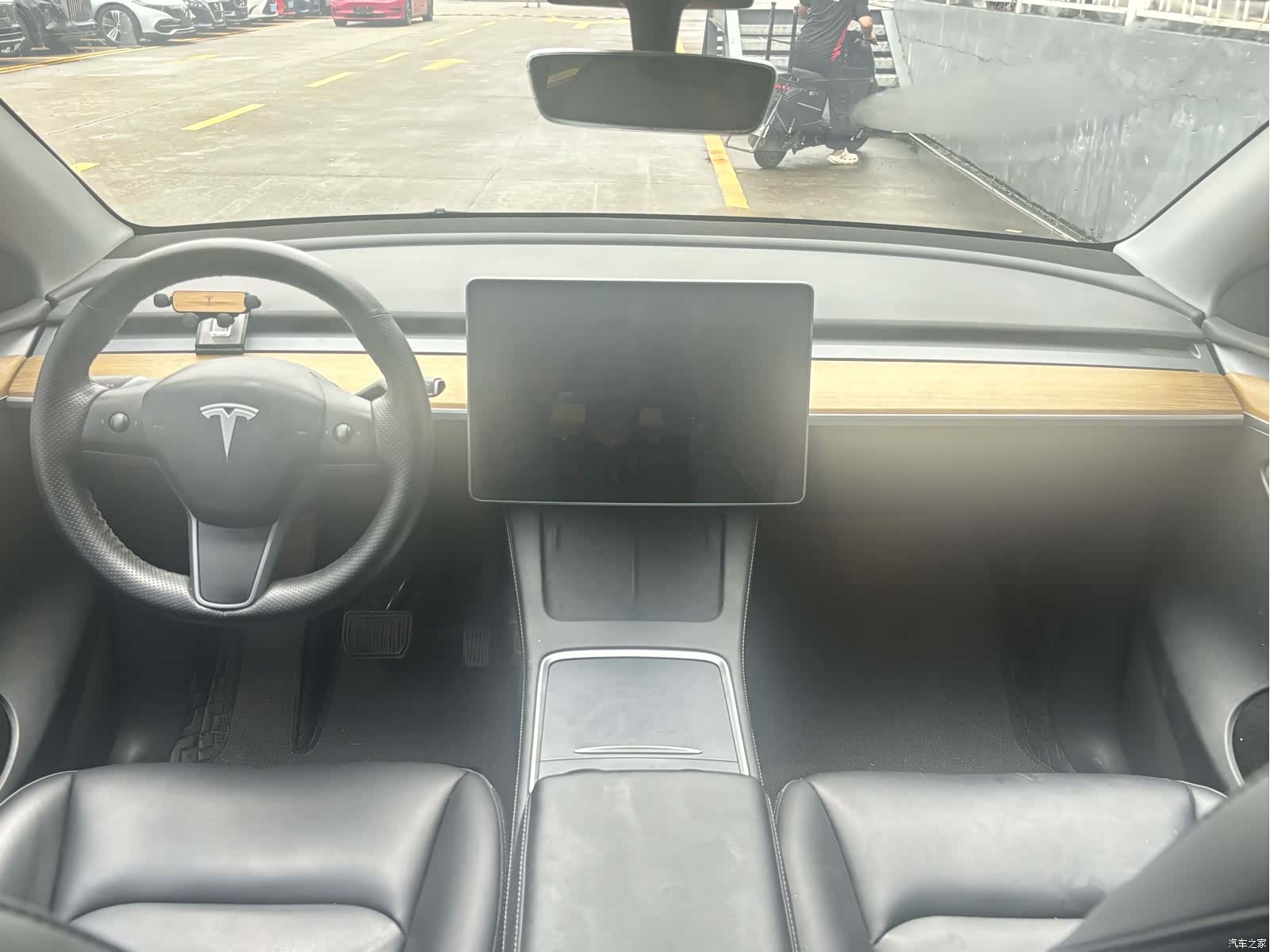 Tesla Model Y, 2023 11