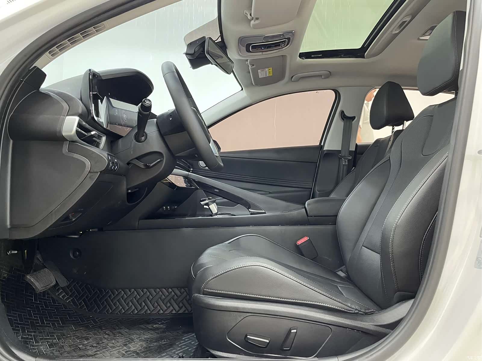 Hyundai Elantra, 2023 9