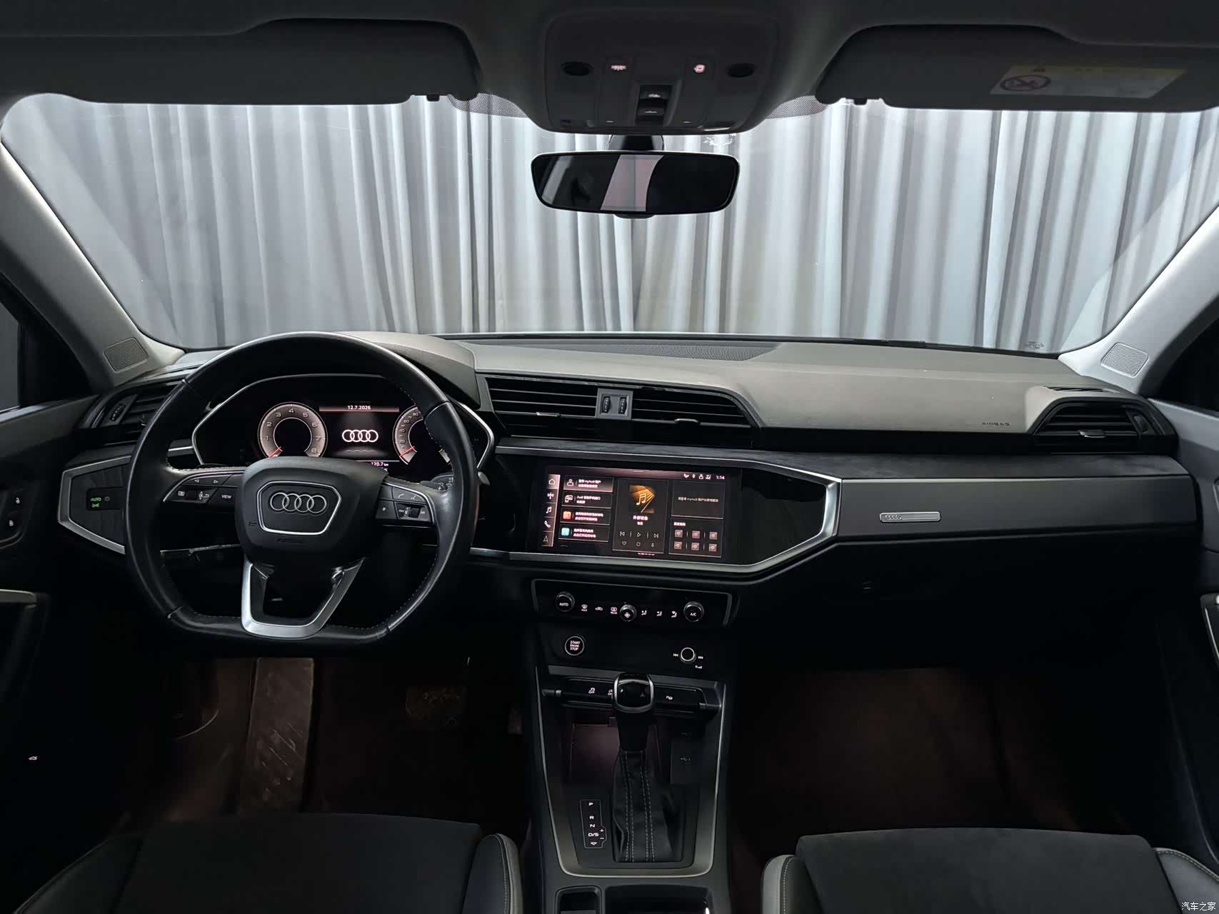 Audi Q3, 2022 11