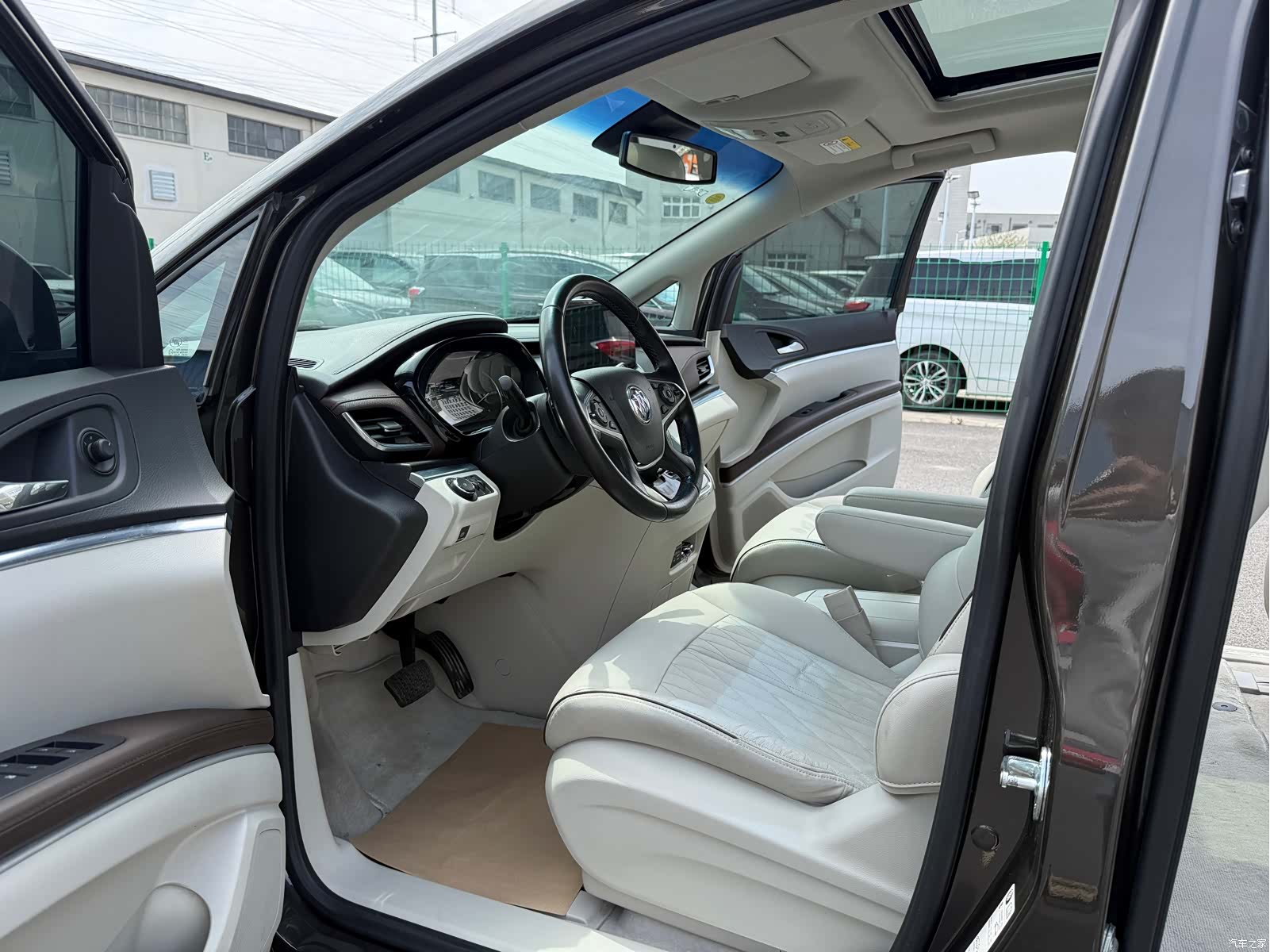 Buick GL8, 2022 11