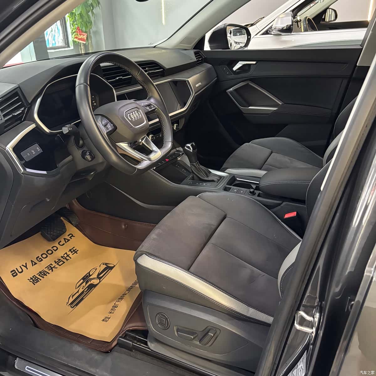 Audi Q3, 2022 10