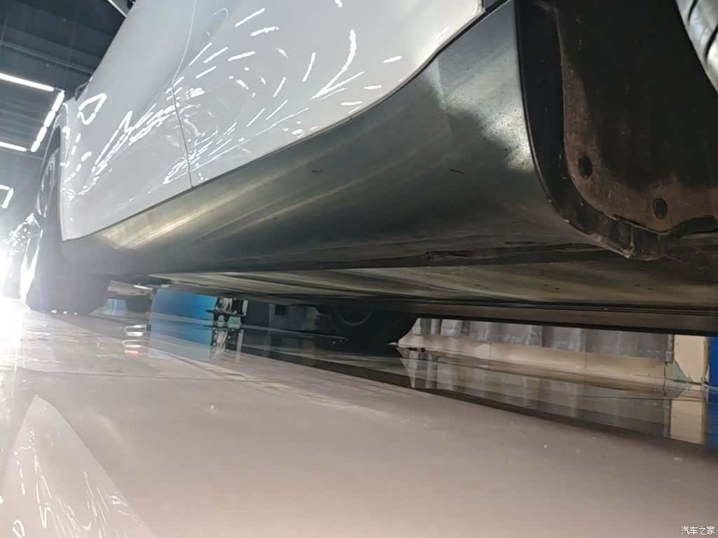 Tesla Model Y, 2023 22