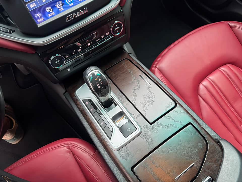 Maserati Ghibli Maserati Ghibli