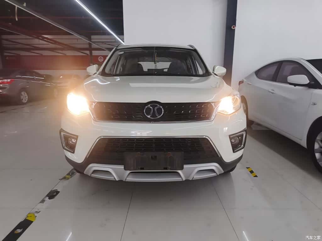 BAIC X35, 2016 3